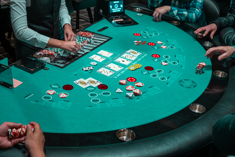 Ultimate Poker